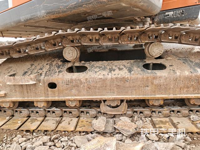 左侧履带整体 （行走机构）