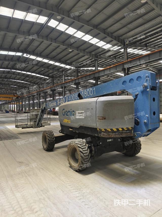 整机右后45°（设备外观及核心部件）