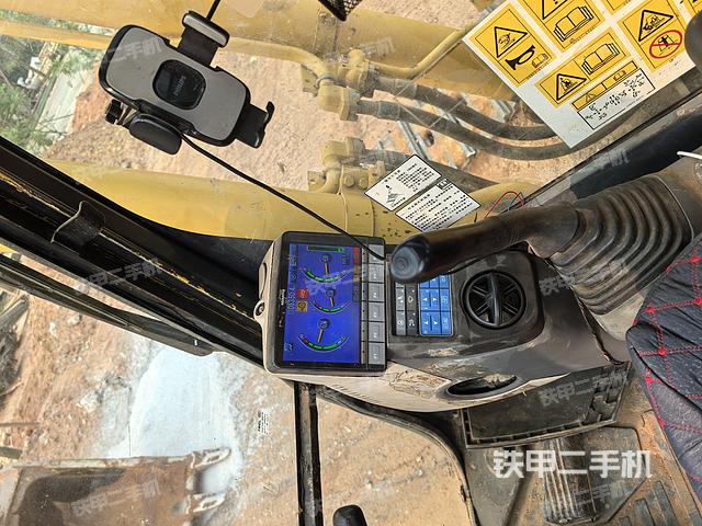 駕駛室整體(整機外觀) 駕駛室整體(整機外觀)