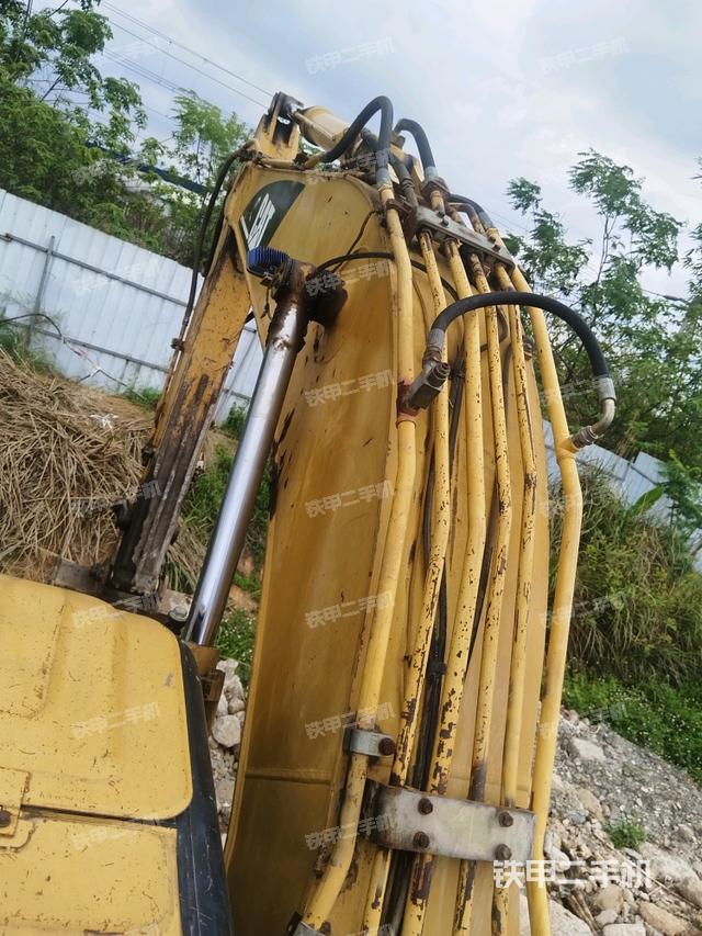 大臂背部俯視(工作和回轉裝置) 大臂背部俯視(工作和回轉裝置)