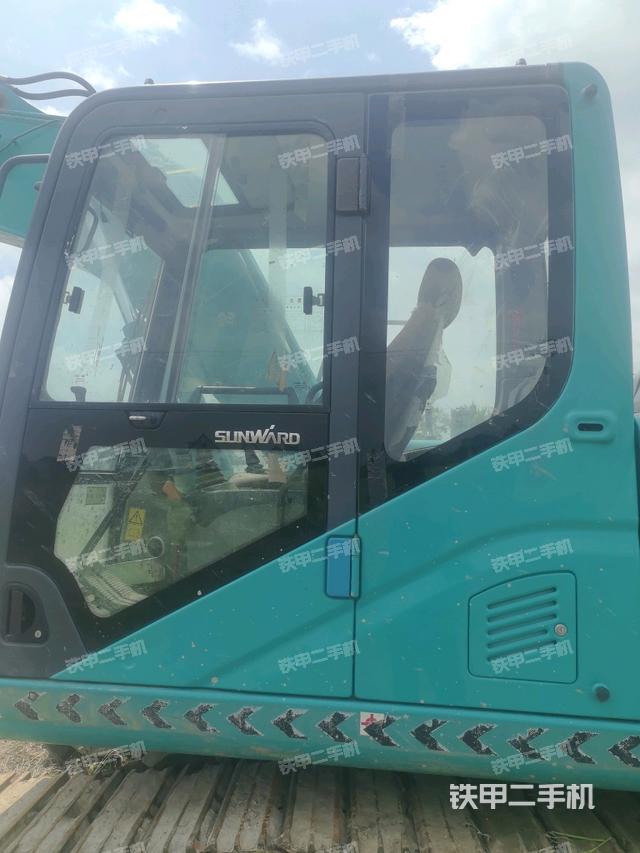 驾驶室正侧(驾驶室部分) 驾驶室正侧(驾驶室部分)