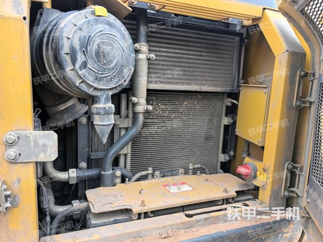 散热器正面(大件舱室) 散热器正面(大件舱室)