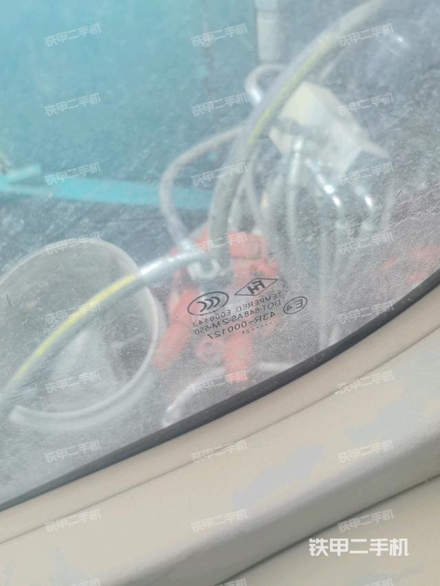 右侧玻璃角标(驾驶室部分) 右侧玻璃角标(驾驶室部分)