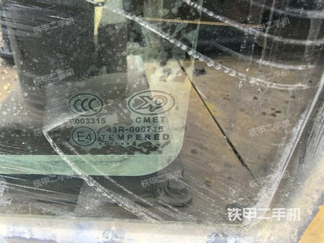 后窗玻璃角標(biāo)(駕駛室部分) 后窗玻璃角標(biāo)(駕駛室部分)