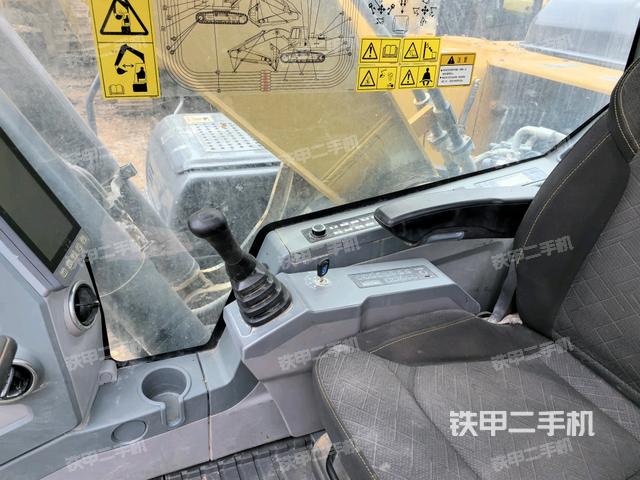 后窗玻璃角标(驾驶室部分) 后窗玻璃角标(驾驶室部分)