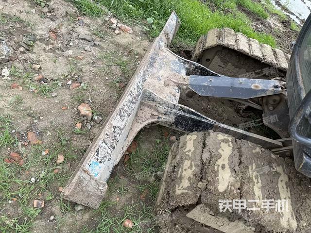 大臂根部?斜(工作和回轉(zhuǎn)裝置) 大臂根部?斜(工作和回轉(zhuǎn)裝置)