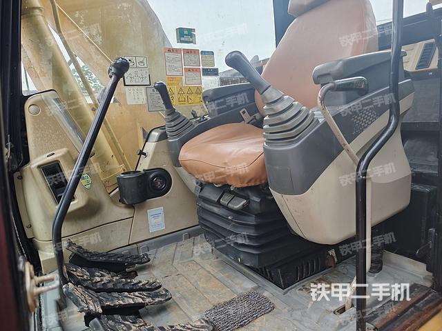 驾驶室整体（整机外观）