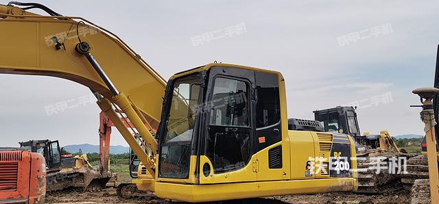 小松PC200-8挖掘机