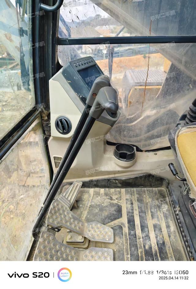 驾驶室整体（整机外观）