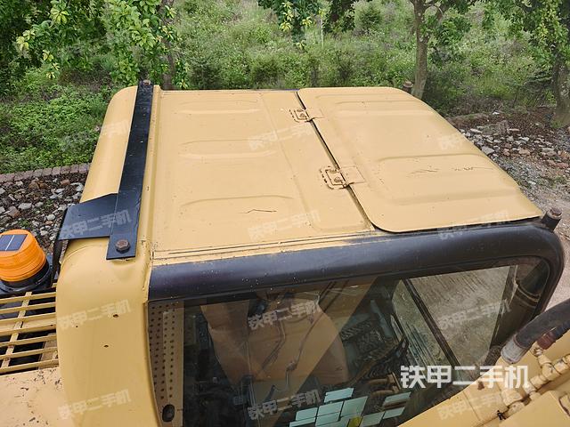 驾驶室顶部（整机外观）