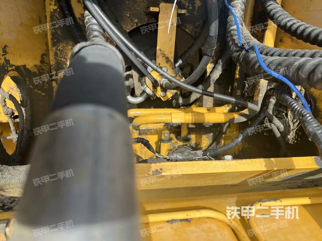 中央回轉接頭特寫(上車部件) 中央回轉接頭特寫(上車部件)