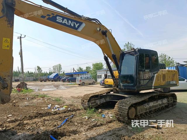 三一重工SY215C挖掘機(jī)
