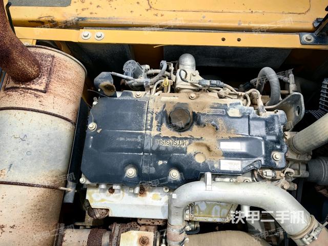 發(fā)動(dòng)機(jī)室（上車(chē)部件）