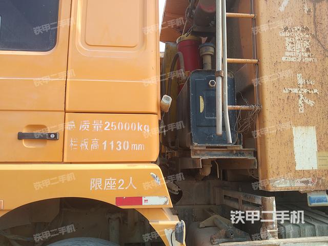 駕駛室操作臺(tái)(設(shè)備外觀及核心部件) 駕駛室操作臺(tái)(設(shè)備外觀及核心部件)
