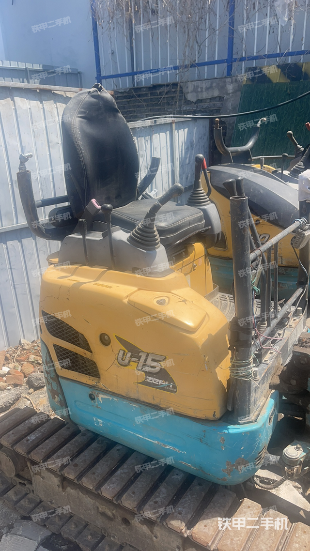 驾驶室整体（整机外观）