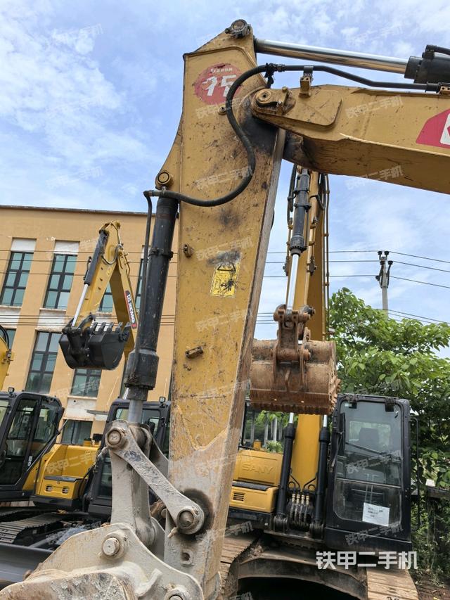 大臂整體?右側(cè)(工作和回轉(zhuǎn)裝置) 大臂整體?右側(cè)(工作和回轉(zhuǎn)裝置)