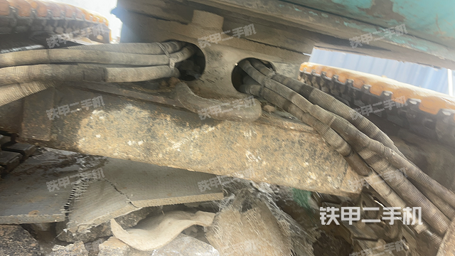 回转马达和主控阀（整机外观）