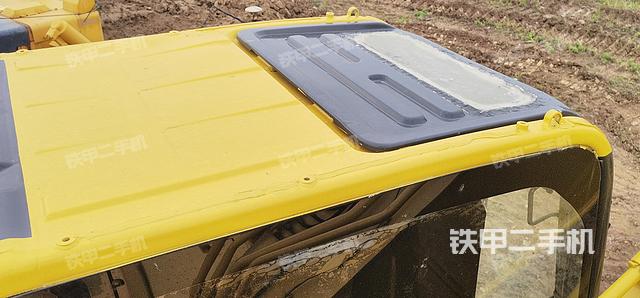 驾驶室顶部（整机外观）