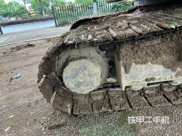 左导向轮(行走机构) 左导向轮(行走机构)