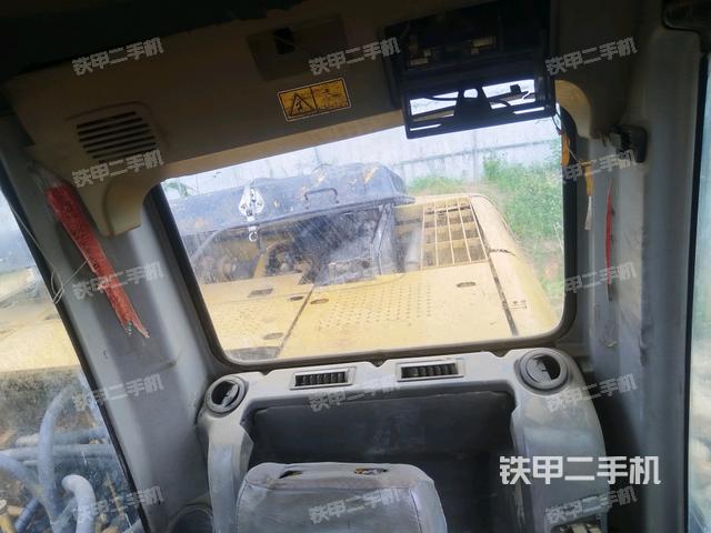 座椅后部(駕駛室部分) 座椅后部(駕駛室部分)