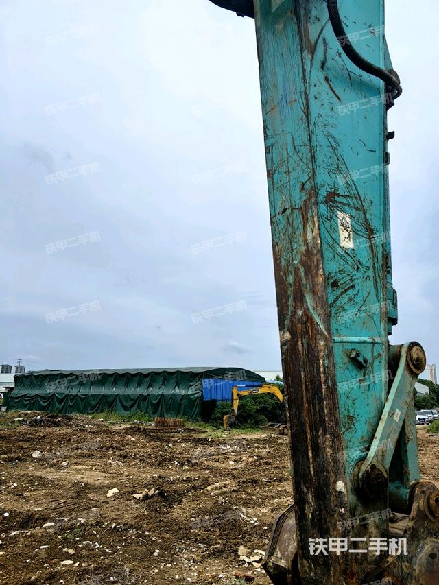 小臂整体左后(工作和回转装置) 小臂整体左后(工作和回转装置)