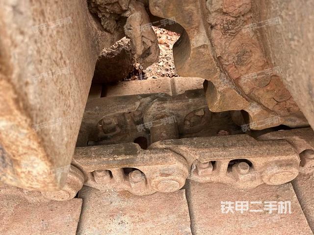 右側(cè)履帶整體(行走機(jī)構(gòu)) 右側(cè)履帶整體(行走機(jī)構(gòu))