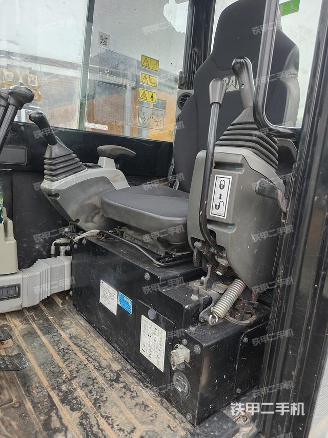 驾驶室整体（整机外观）