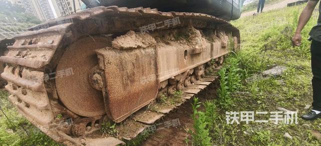 單側(cè)履帶整體（整機(jī)外觀）