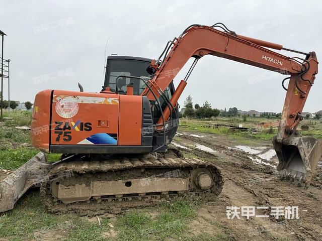 右后45(整機(jī)外觀) 右后45(整機(jī)外觀)