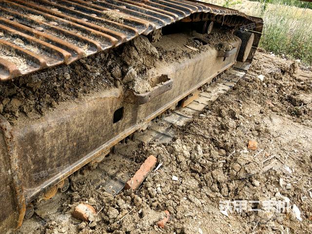 右侧履带整体(行走机构) 右侧履带整体(行走机构)