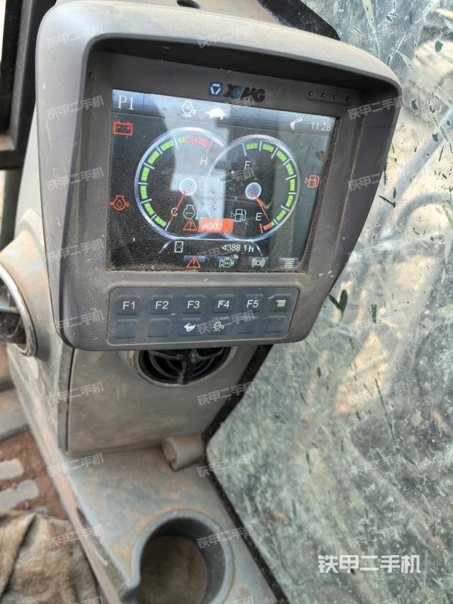 显示屏 (驾驶室部分) 显示屏 (驾驶室部分)