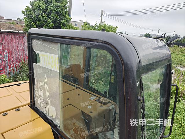 驾驶室顶部（整机外观）