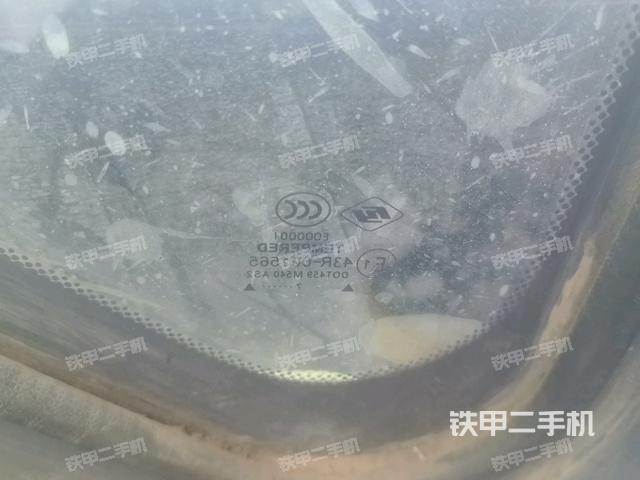 左后方玻璃角標(駕駛室部分) 左后方玻璃角標(駕駛室部分)