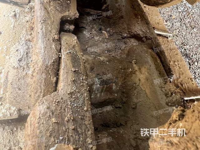 左導向輪(行走機構) 左導向輪(行走機構)