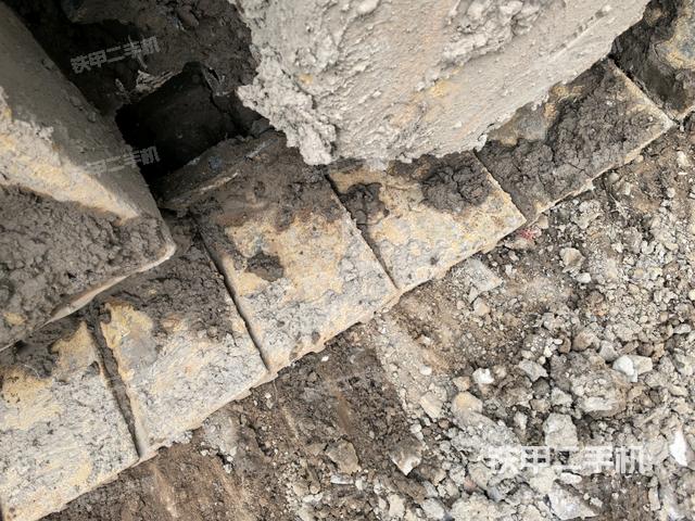 右驱动轮(行走机构) 右驱动轮(行走机构)