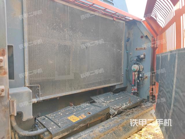 散热器正面(大件舱室) 散热器正面(大件舱室)