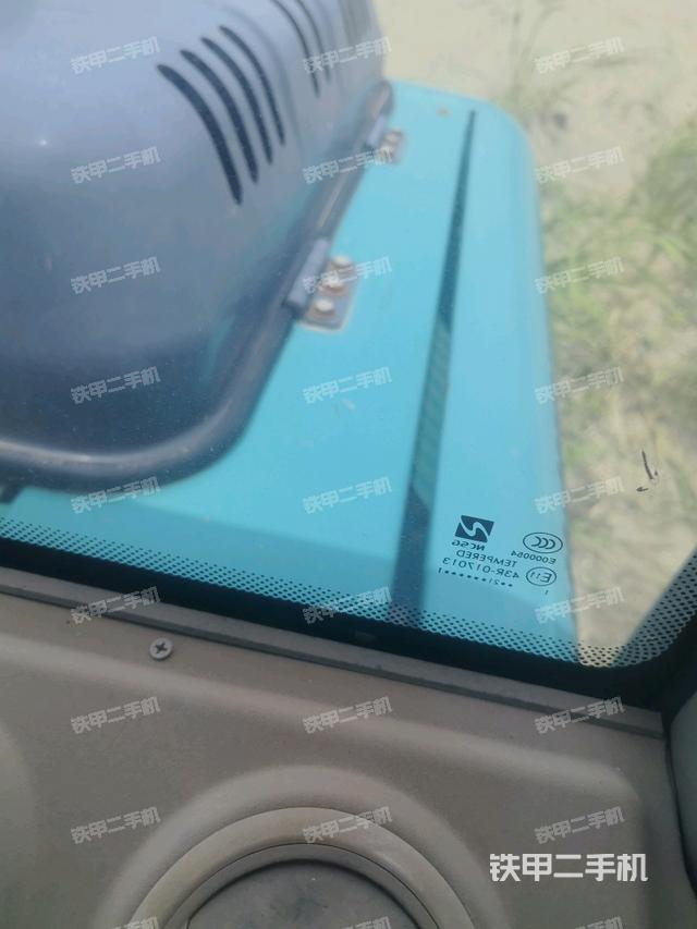 后窗玻璃角标(驾驶室部分) 后窗玻璃角标(驾驶室部分)