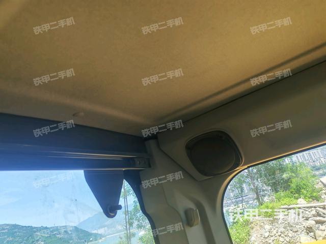 駕駛室左前45度(駕駛室部分) 駕駛室左前45度(駕駛室部分)