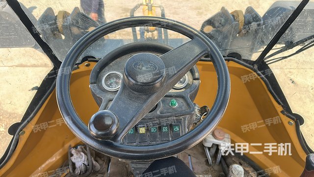 駕駛室工作臺（整機外觀及大件）