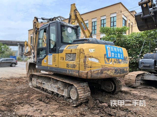 左后45(整機(jī)外觀) 左后45(整機(jī)外觀)