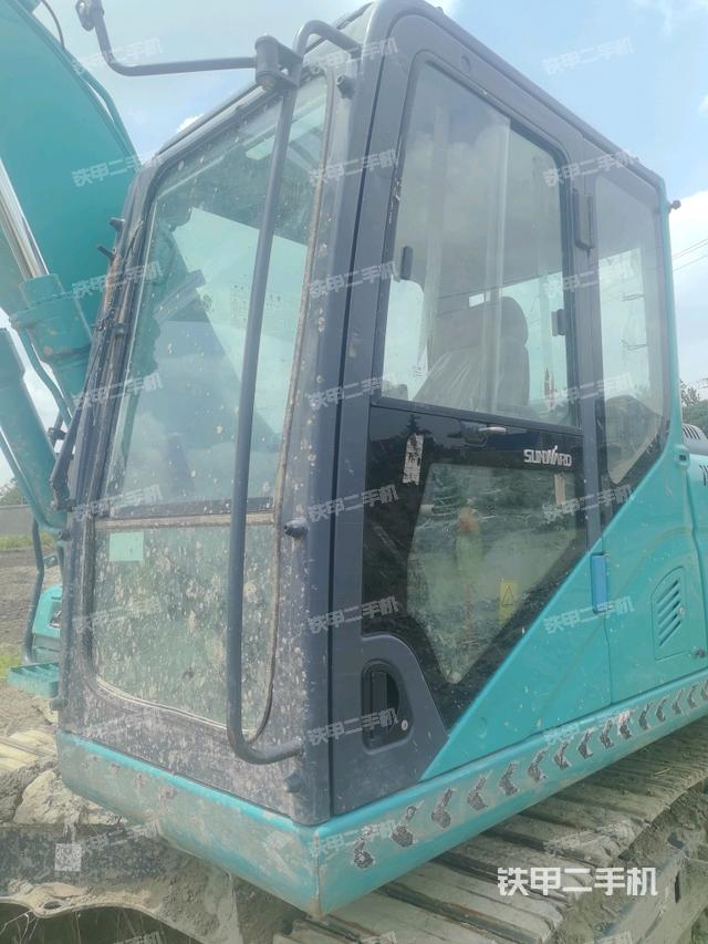 驾驶室左前45度(驾驶室部分) 驾驶室左前45度(驾驶室部分)