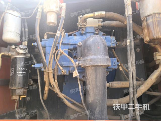 液壓泵艙室正面整體(整機(jī)外觀) 液壓泵艙室正面整體(整機(jī)外觀)