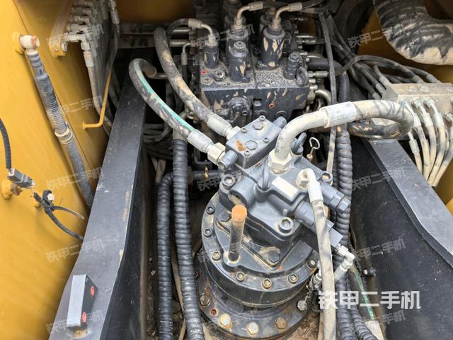 驾驶室顶部俯视(上车部件) 驾驶室顶部俯视(上车部件)