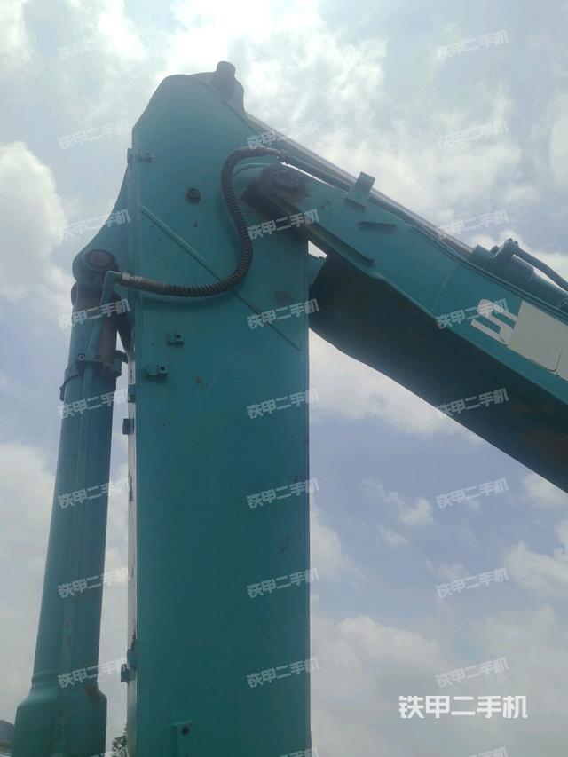 小臂整体右前(工作和回转装置) 小臂整体右前(工作和回转装置)