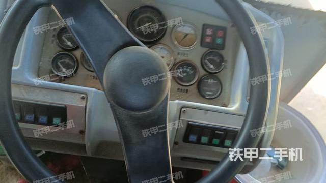 驾驶室操作台(设备外观及核心部件) 驾驶室操作台(设备外观及核心部件)