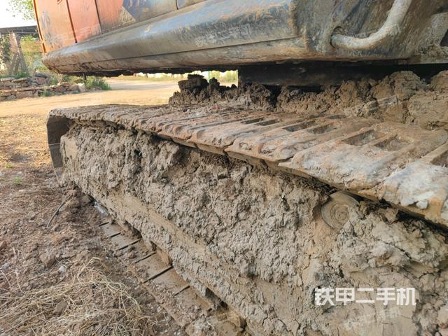 左侧履带整体 (行走机构) 左侧履带整体 (行走机构)