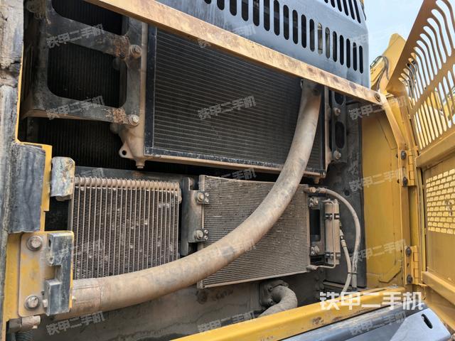 散热器正面(大件舱室) 散热器正面(大件舱室)