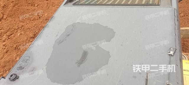 駕駛室頂部(整機外觀) 駕駛室頂部(整機外觀)