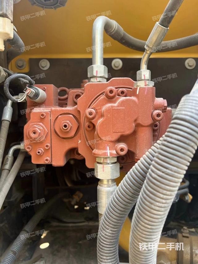 液压泵斜45 左(大件舱室) 液压泵斜45 左(大件舱室)