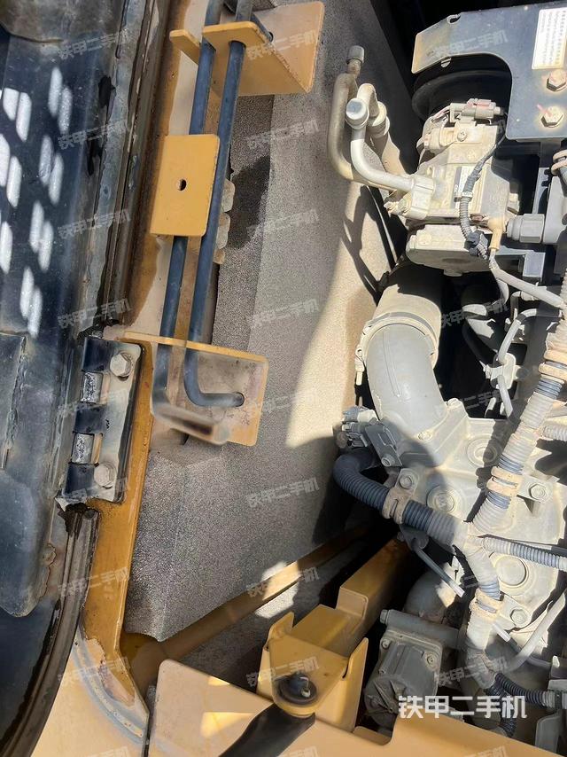 駕駛室整體（整機外觀）